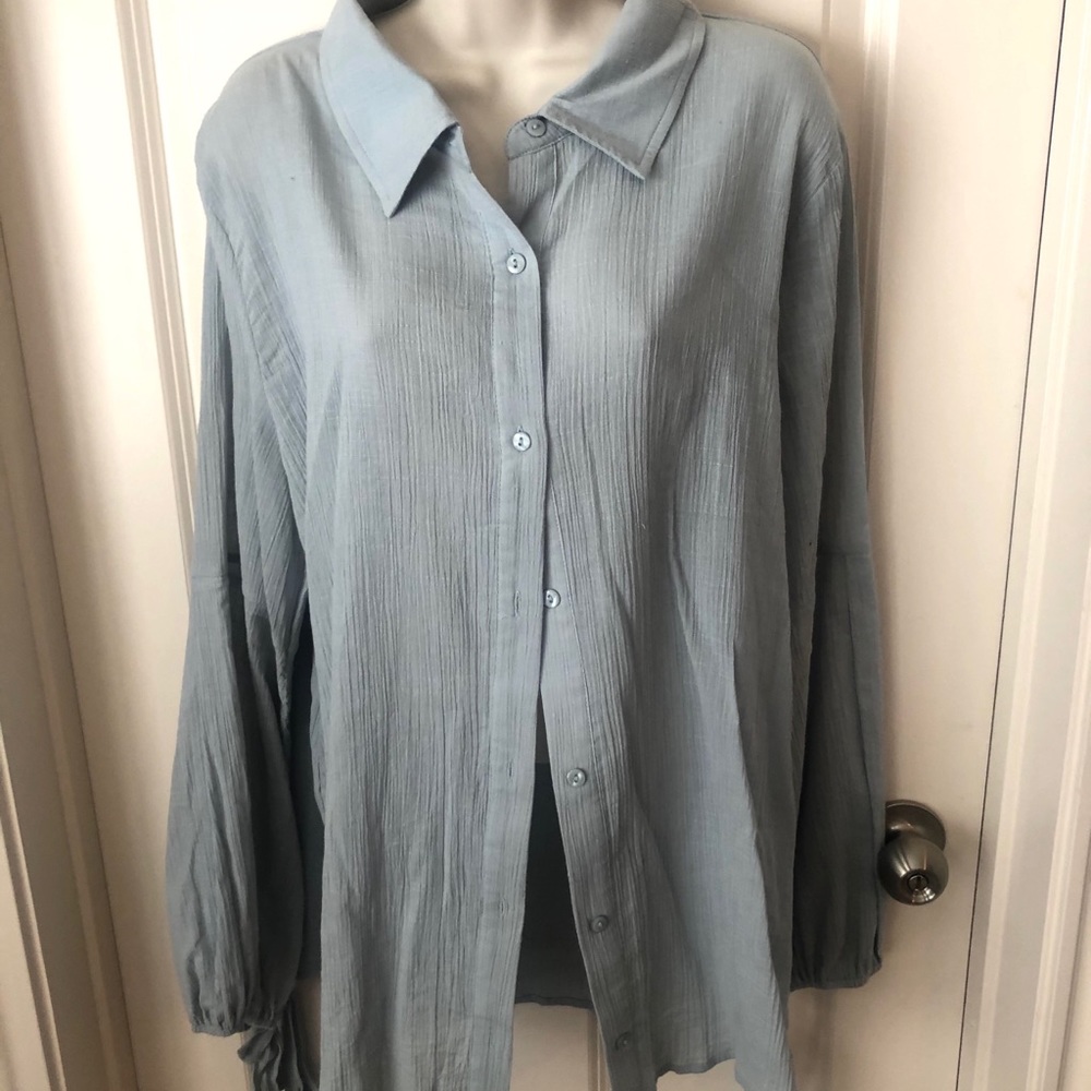 Easel Stone Blue Bell sleeve tunic size L